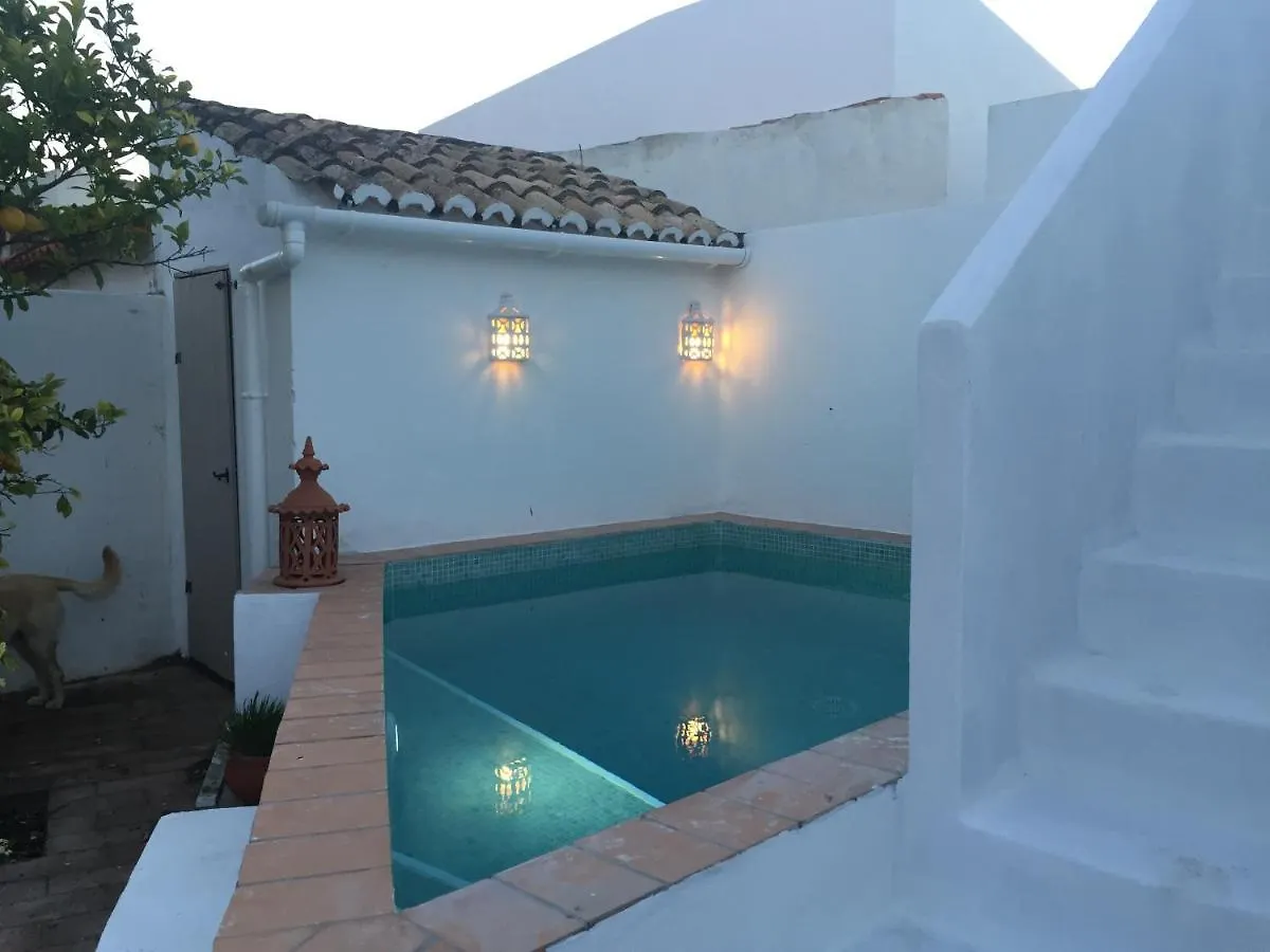 Casa Largo Do Poco Guesthouse Alvor